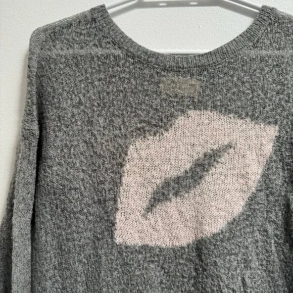 Hollister Lip Print Graphic Sweater XS/S - Picture 2 of 5